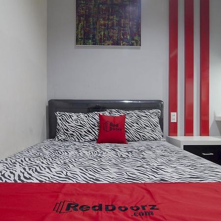 Reddoorz Near Lawang Sewu Hotel Semarang Exterior foto