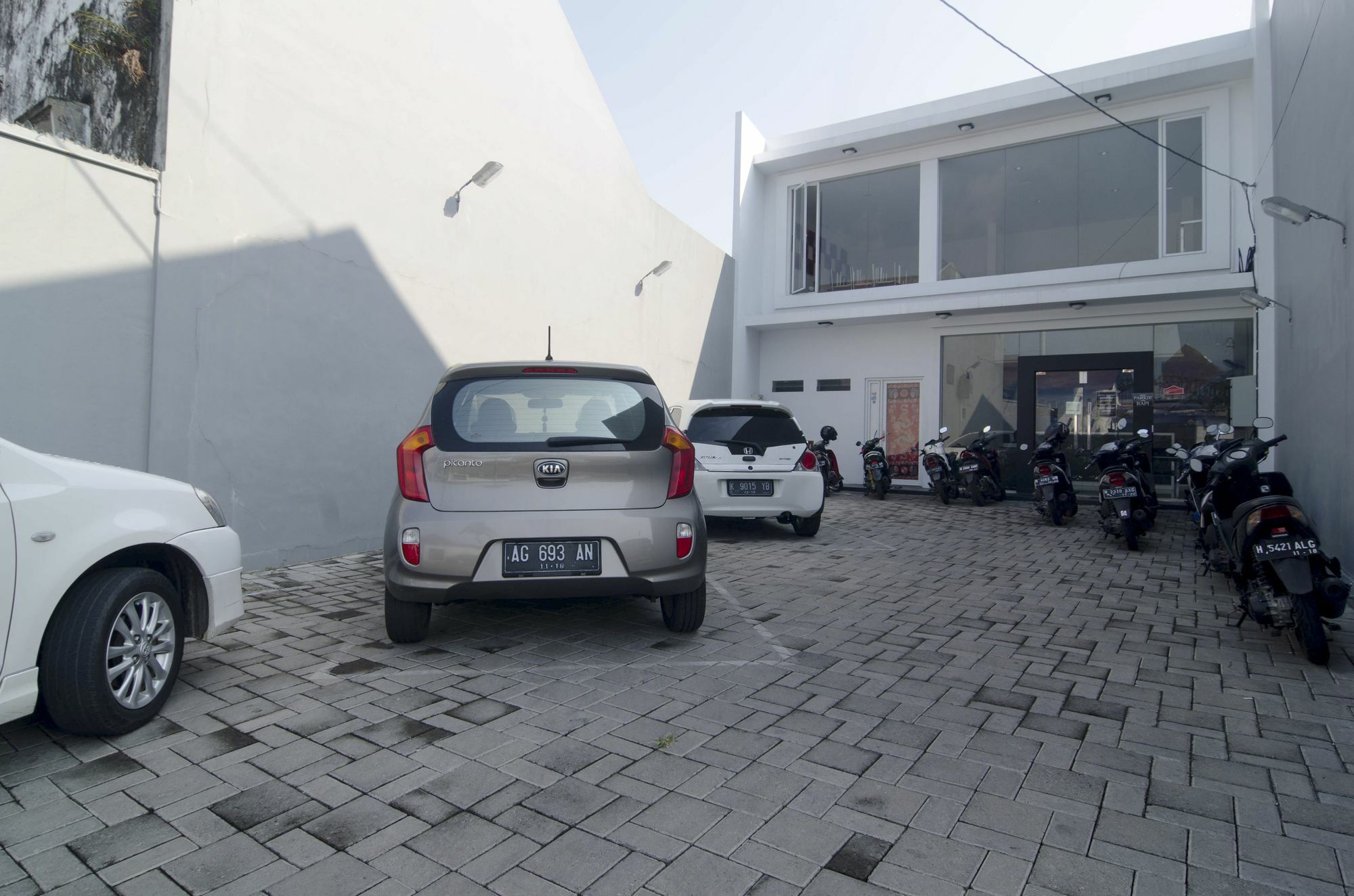 Reddoorz Near Lawang Sewu Hotel Semarang Exterior foto