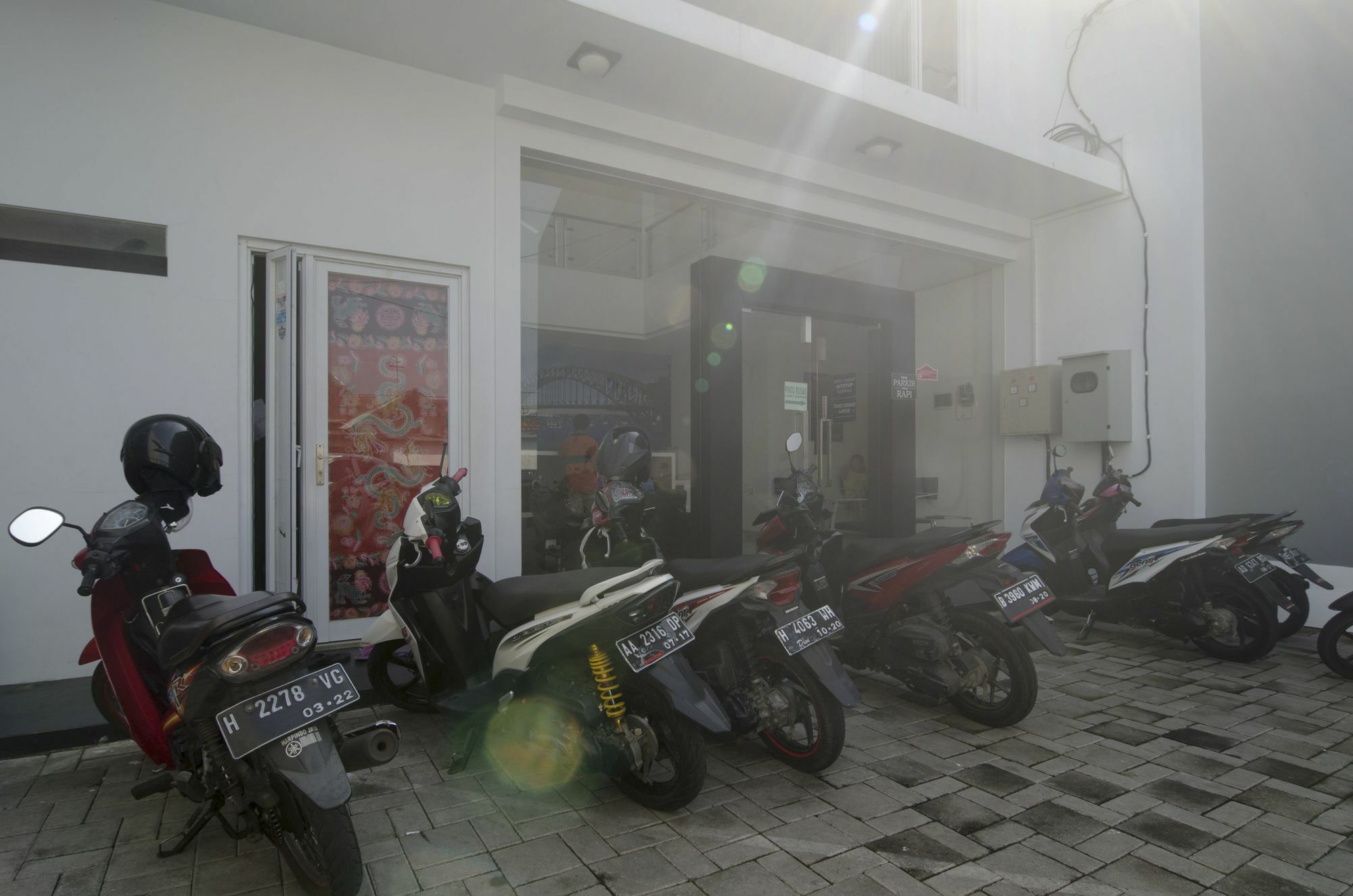Reddoorz Near Lawang Sewu Hotel Semarang Exterior foto