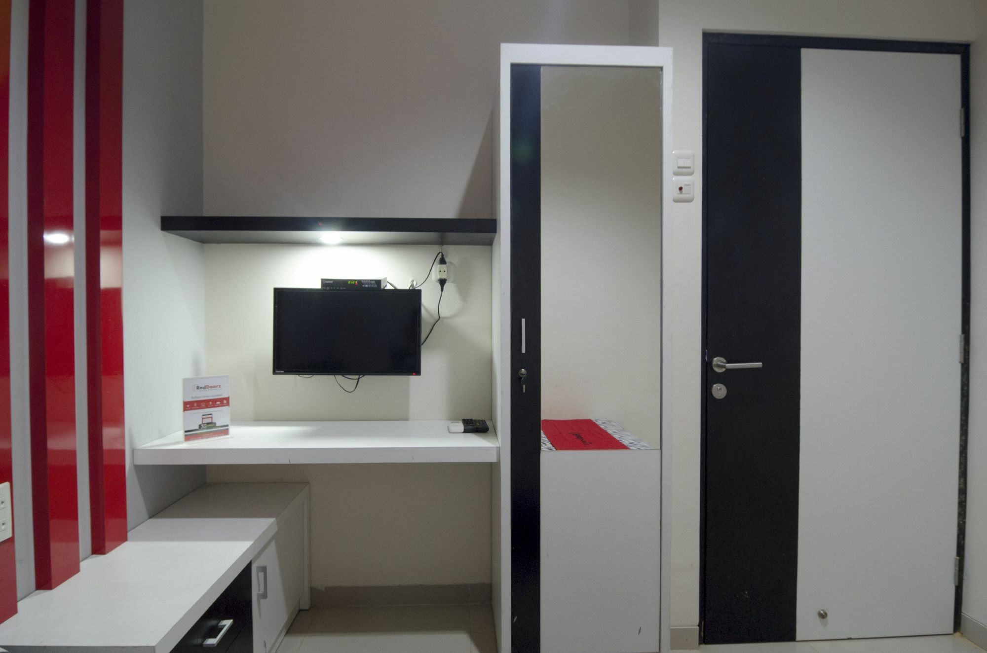Reddoorz Near Lawang Sewu Hotel Semarang Exterior foto
